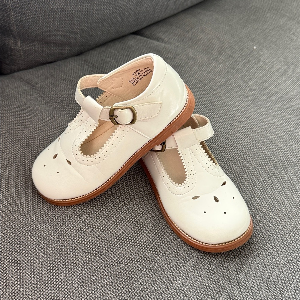 White Classic Girls Mary Jane T-Strap Shoe